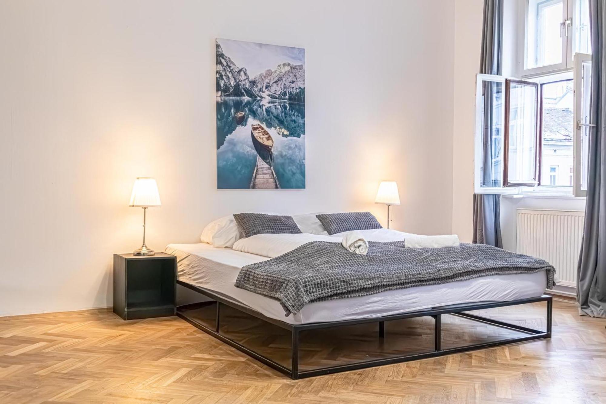 Spacious 2Br Apt -Near Wiener Stadthalle Burggassewiener Well Located Viena Exterior foto