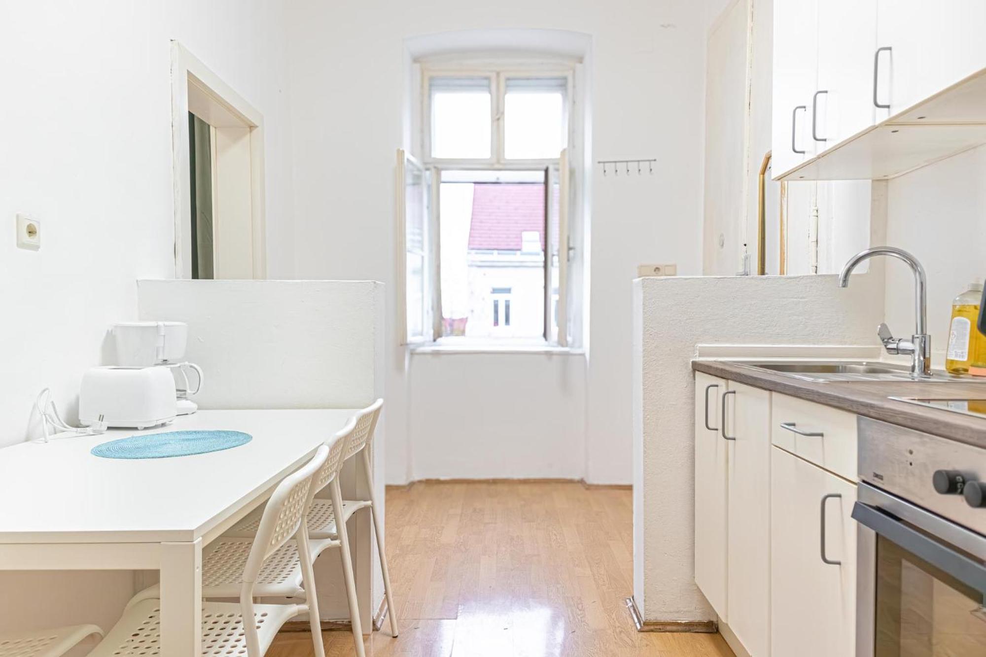 Spacious 2Br Apt -Near Wiener Stadthalle Burggassewiener Well Located Viena Exterior foto