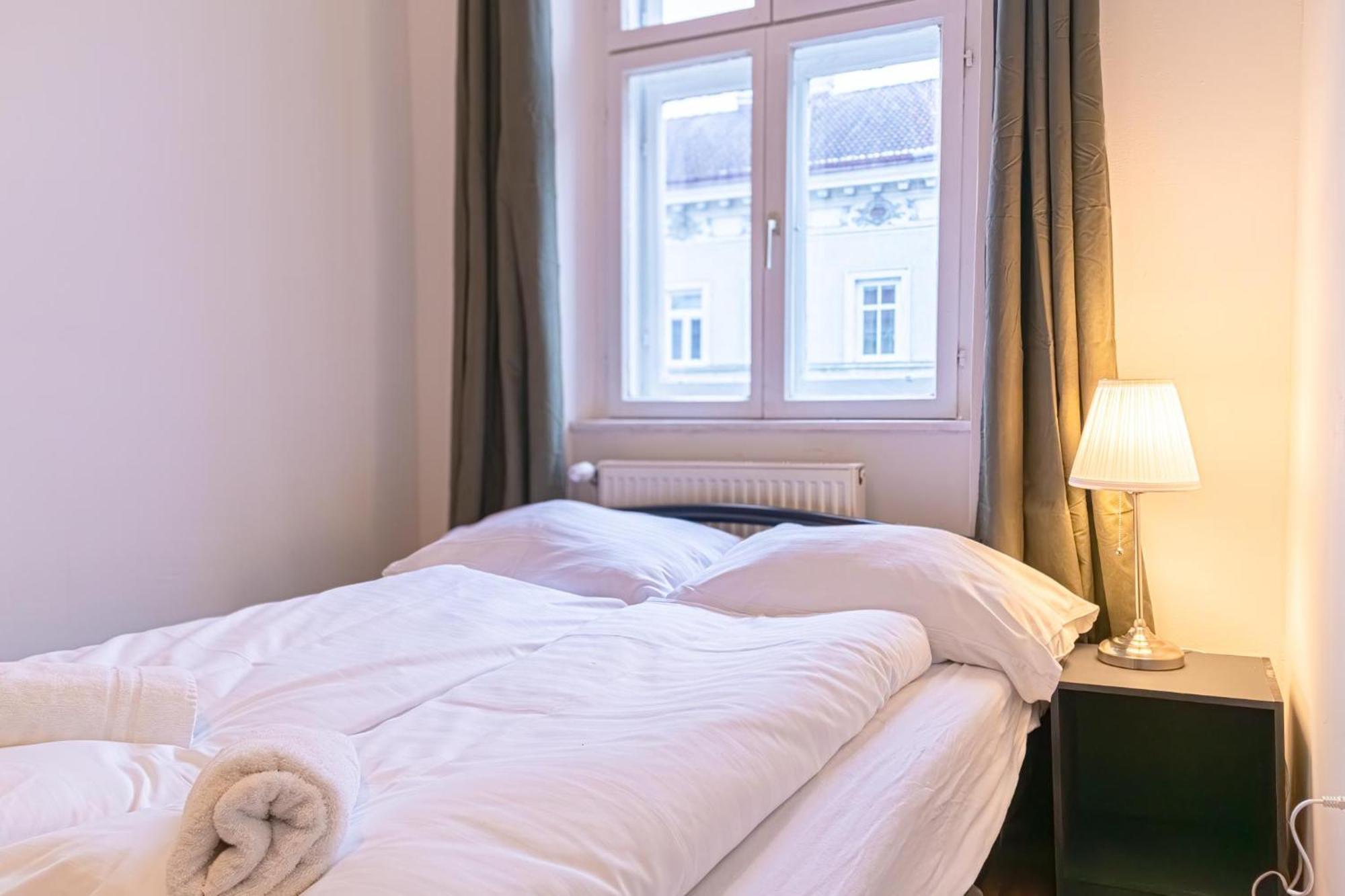 Spacious 2Br Apt -Near Wiener Stadthalle Burggassewiener Well Located Viena Exterior foto