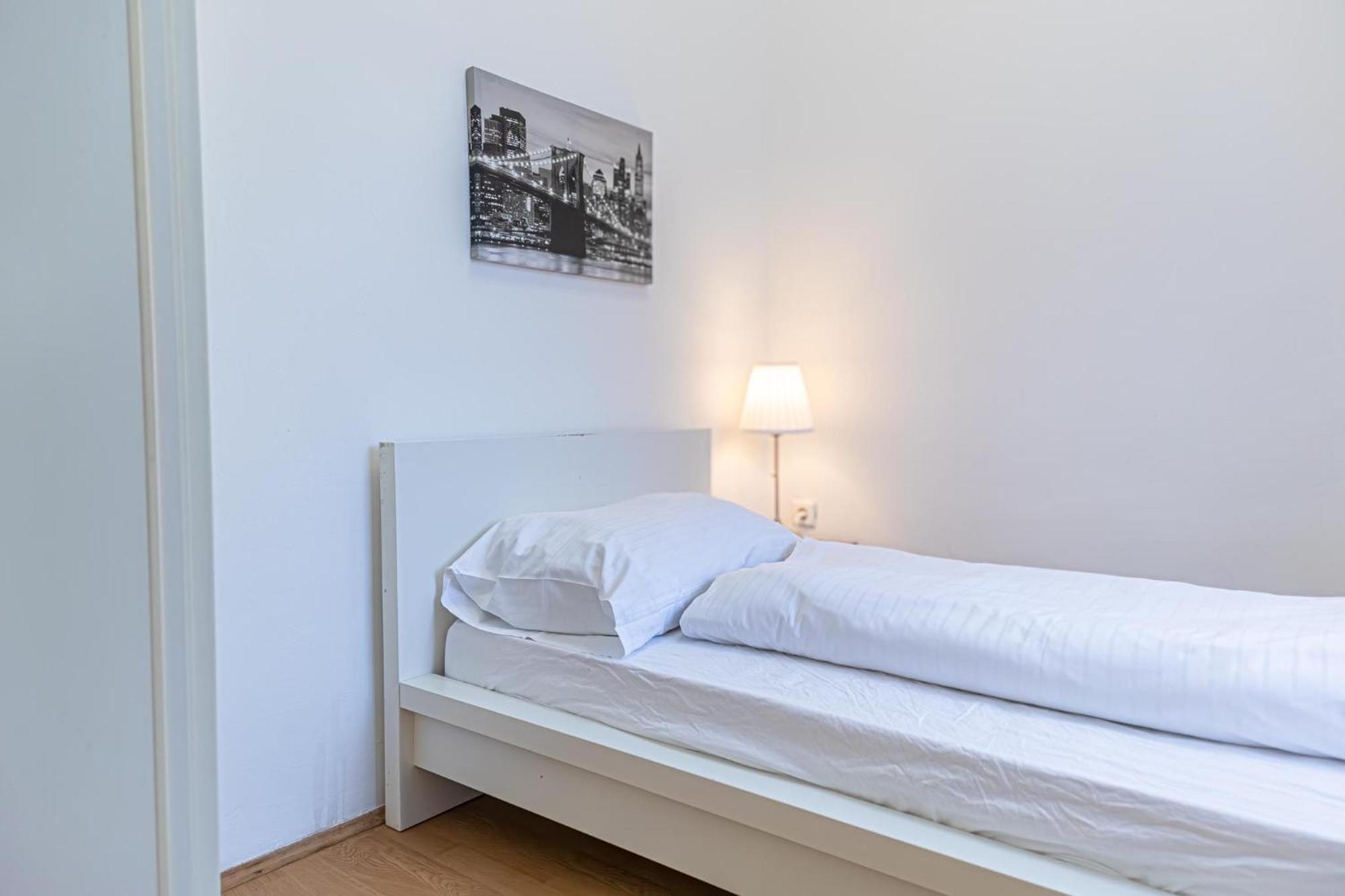 Spacious 2Br Apt -Near Wiener Stadthalle Burggassewiener Well Located Viena Exterior foto
