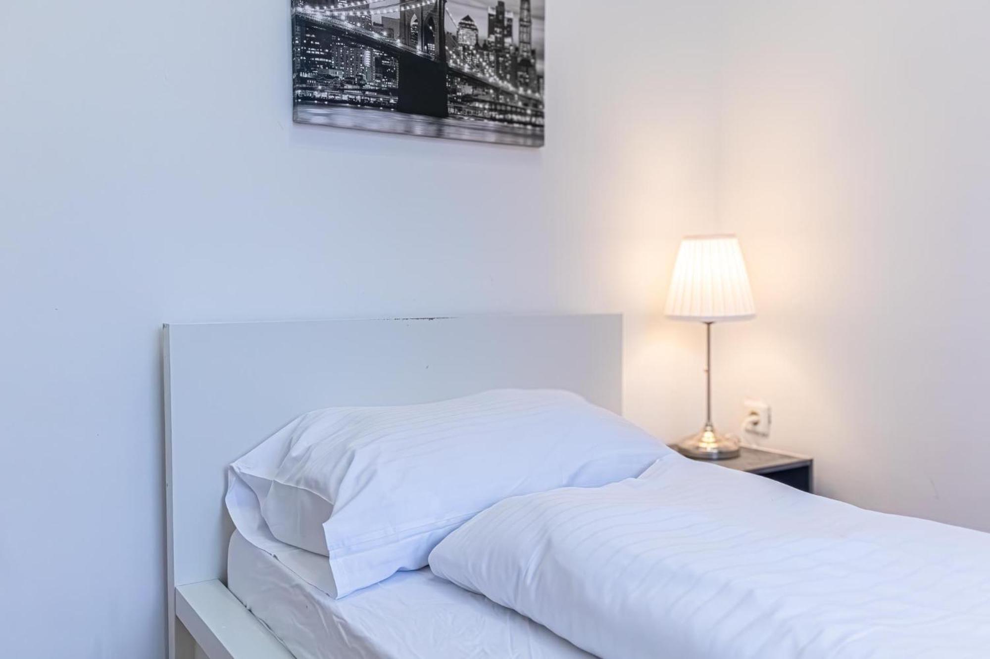 Spacious 2Br Apt -Near Wiener Stadthalle Burggassewiener Well Located Viena Exterior foto